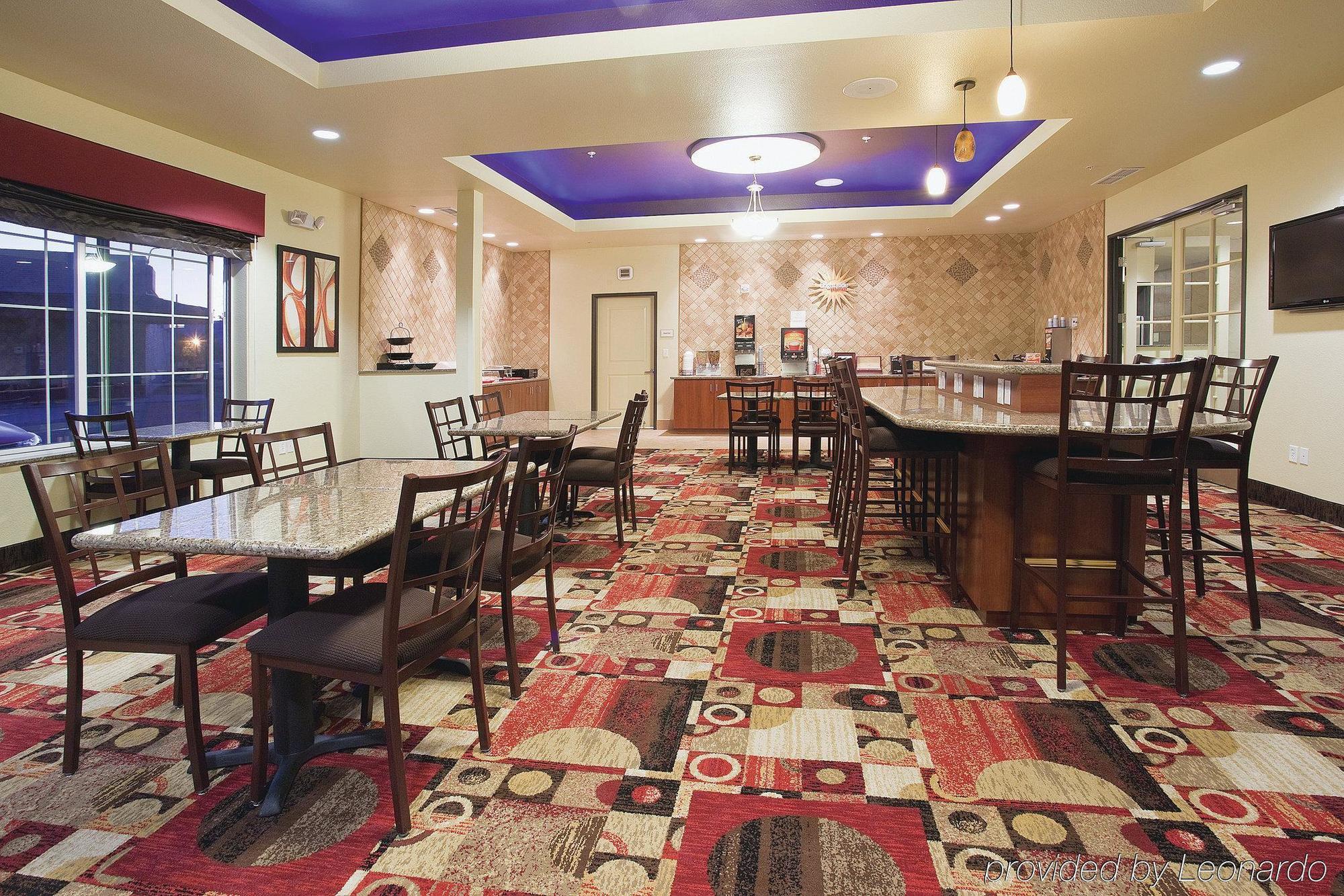 La Quinta By Wyndham Denver Gateway Park Restaurant photo